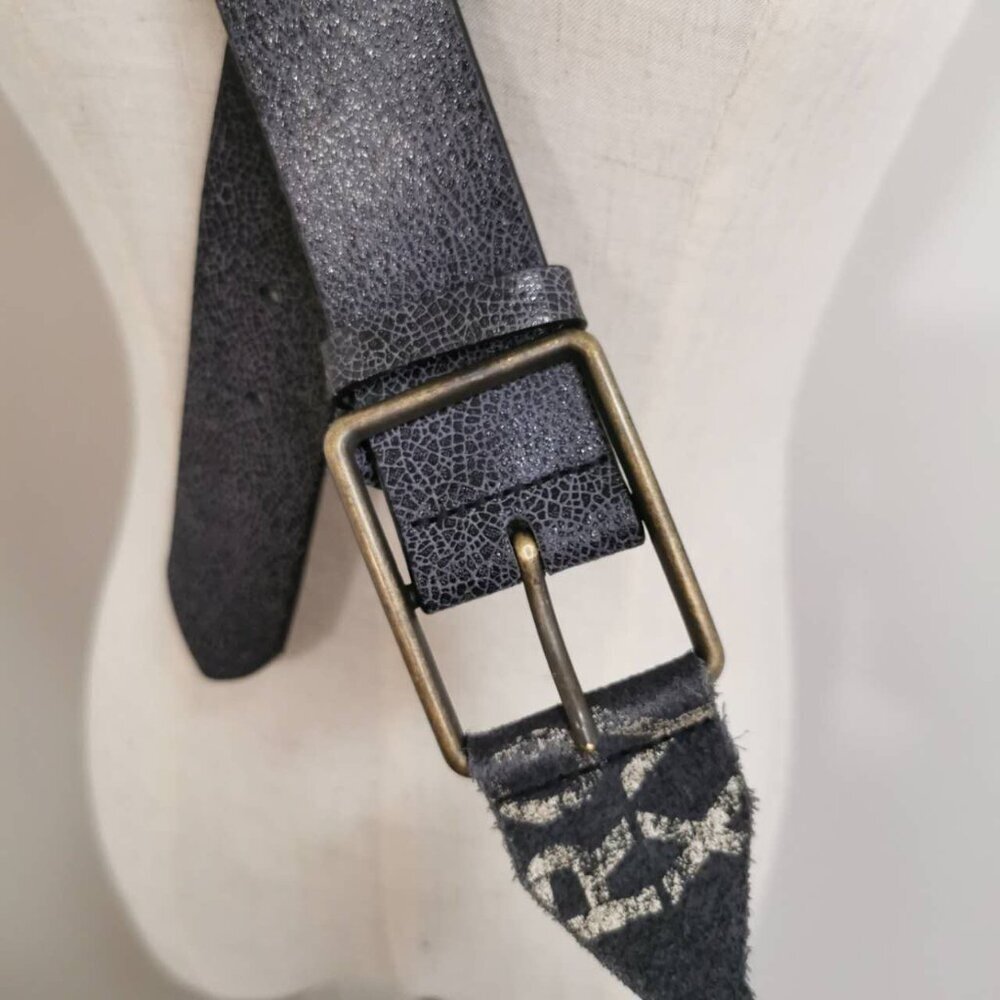 3/$30 Stylish Fashion Accessory: All-Leather Gray Belt (M/L) - Picture 3 of 9